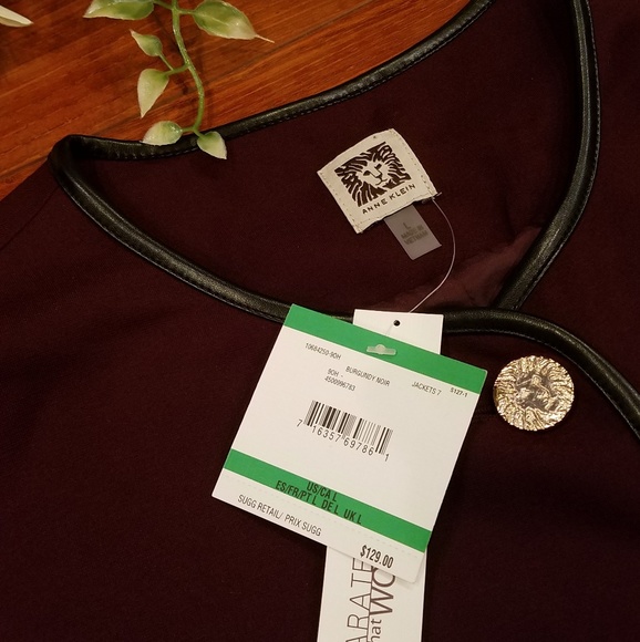 Anne Klein Burgandy Cape Large - Picture 8 of 8